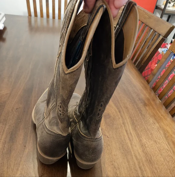 Cowboy Boots - Picture 5 of 8